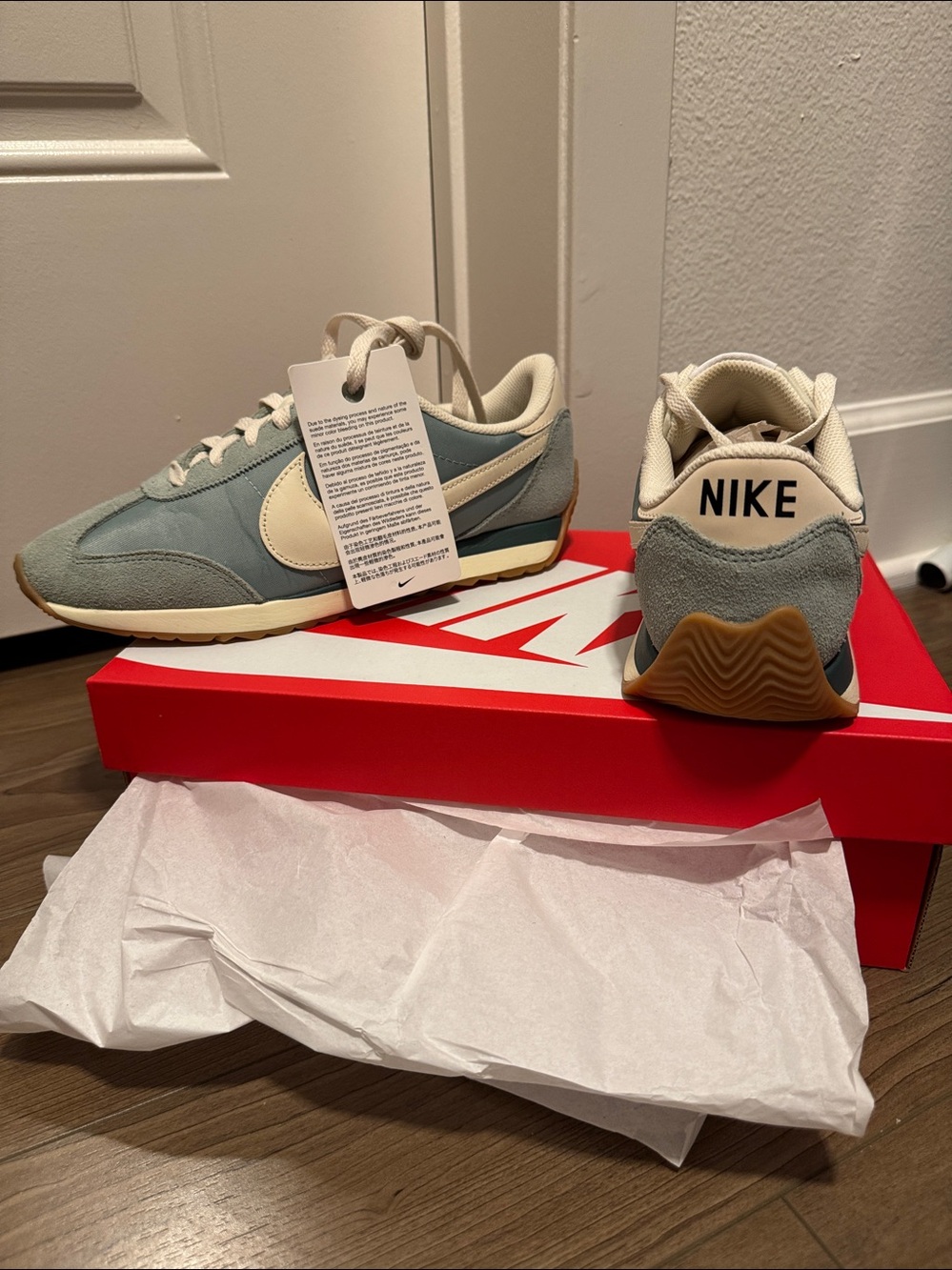 Women’s Nike Pacific US 9 Green - Picture 9 of 11